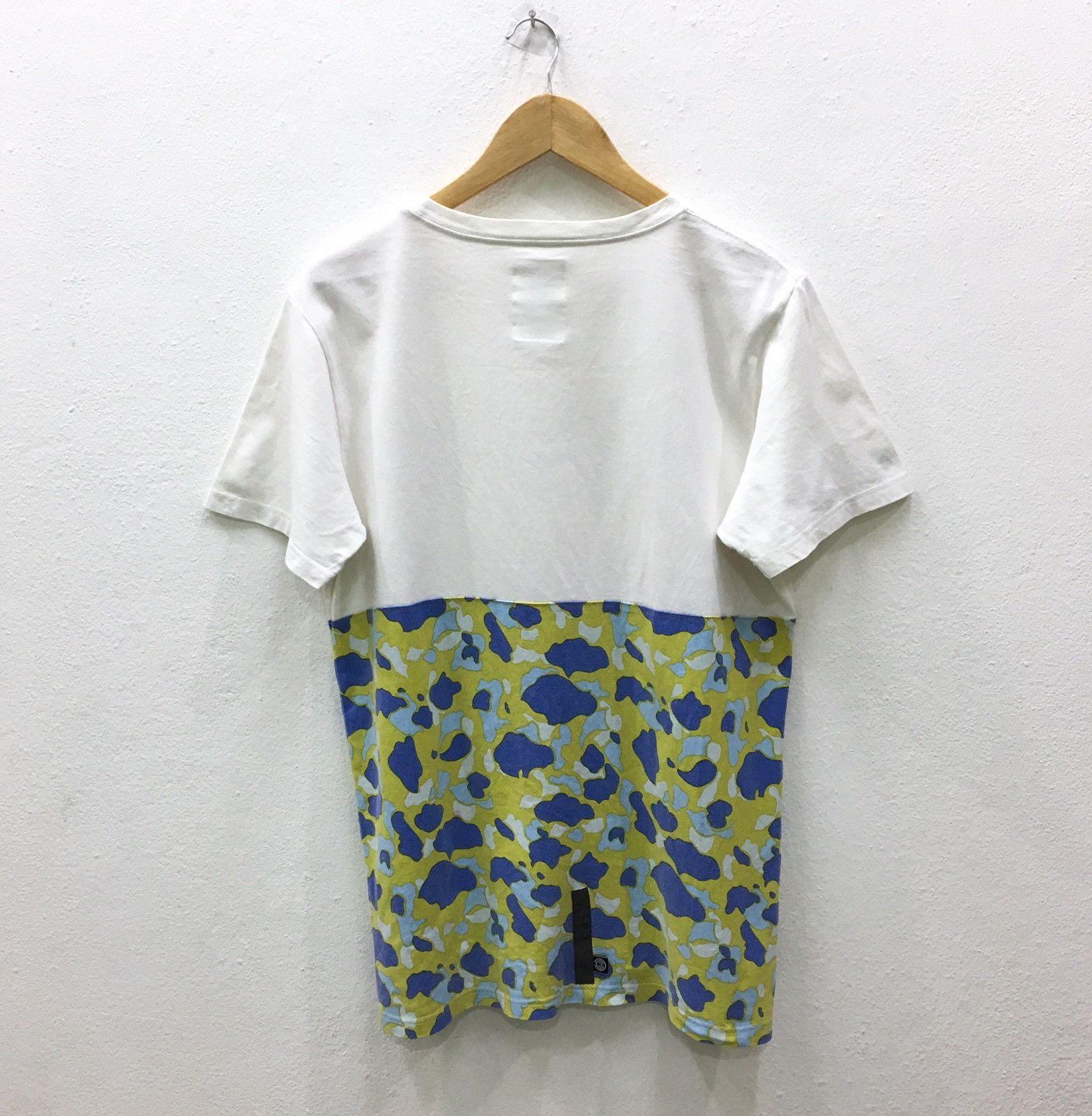 Japanese Brand RARE Id Dailywear Chari & Co Nyc Japanese Brand T-shirt Size US M / EU 48-50 / 2 - 2 Thumbnail