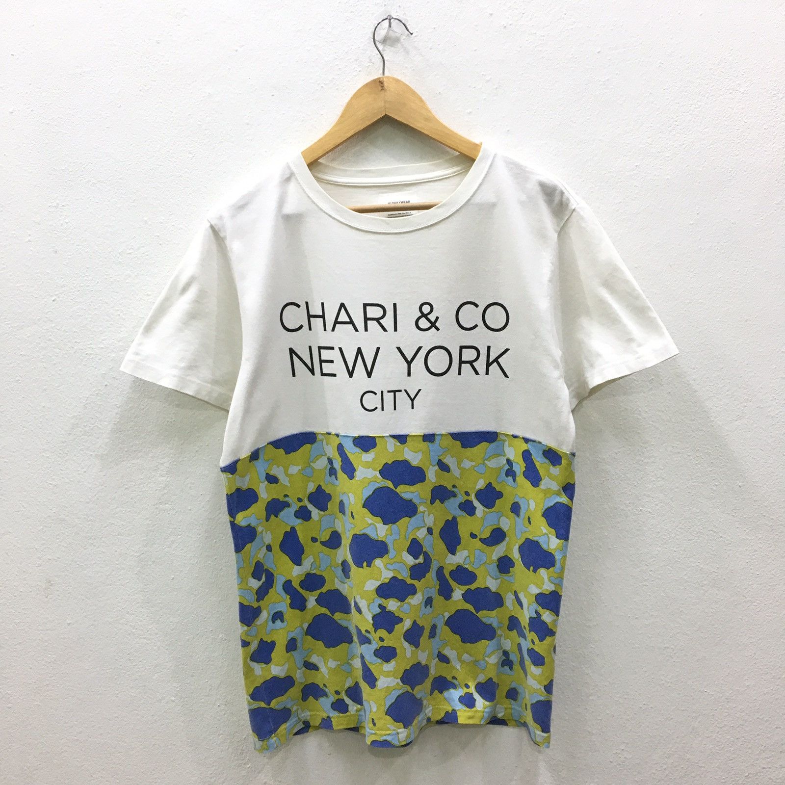 Japanese Brand RARE Id Dailywear Chari & Co Nyc Japanese Brand T-shirt Size US M / EU 48-50 / 2 - 1 Thumbnail