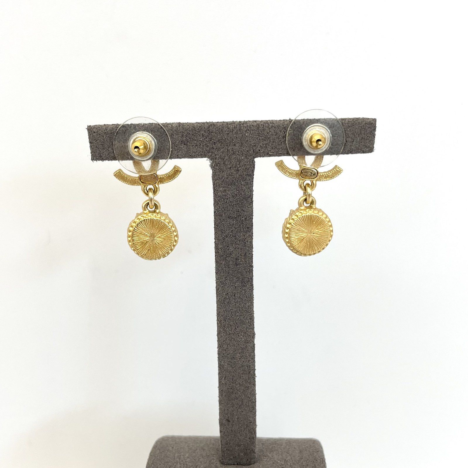 Chanel CHANEL Lion CC Logo Drop Earrings Gold Size ONE SIZE - 3 Thumbnail