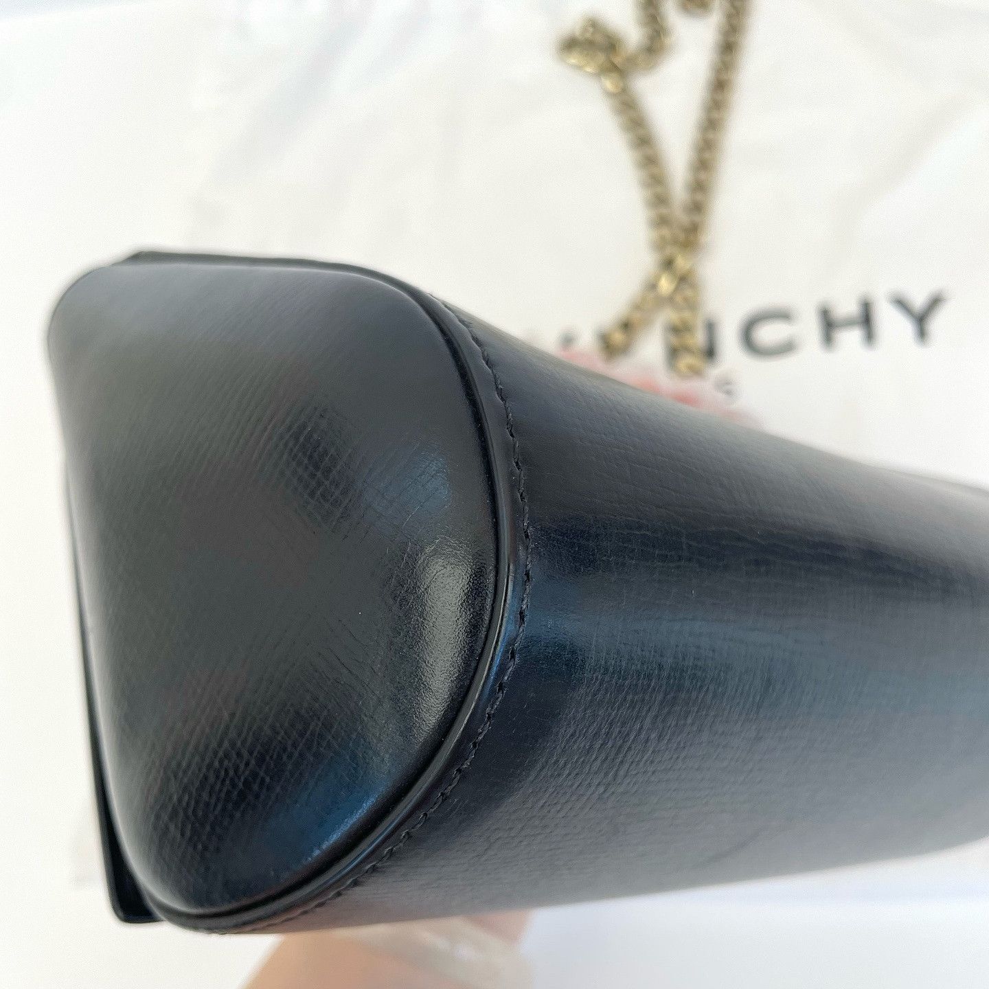 Givenchy Givenchy Black Logo Leather Handle Bag Size ONE SIZE - 12 Thumbnail