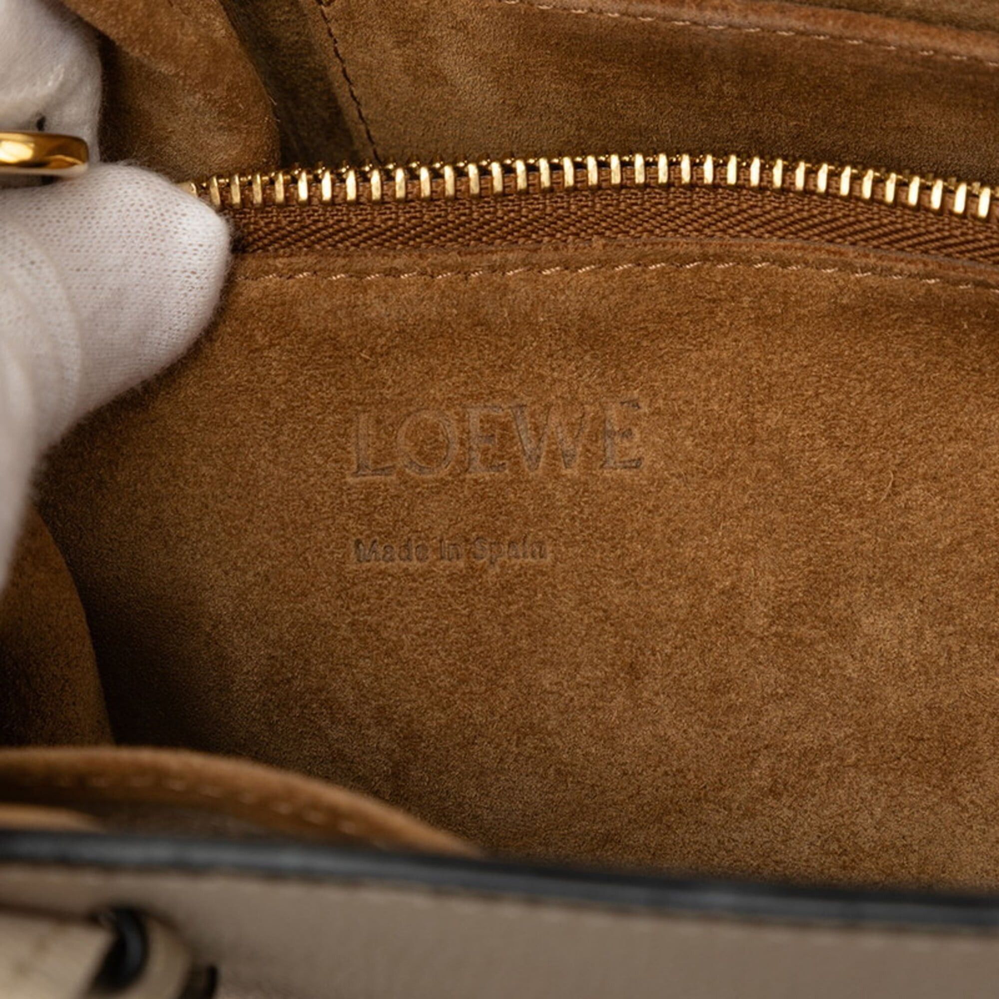 Loewe Loewe Anagram Gate Handbag Shoulder Bag 2-Way Beige Leather Women's LOEWE Size ONE SIZE - 7 Thumbnail