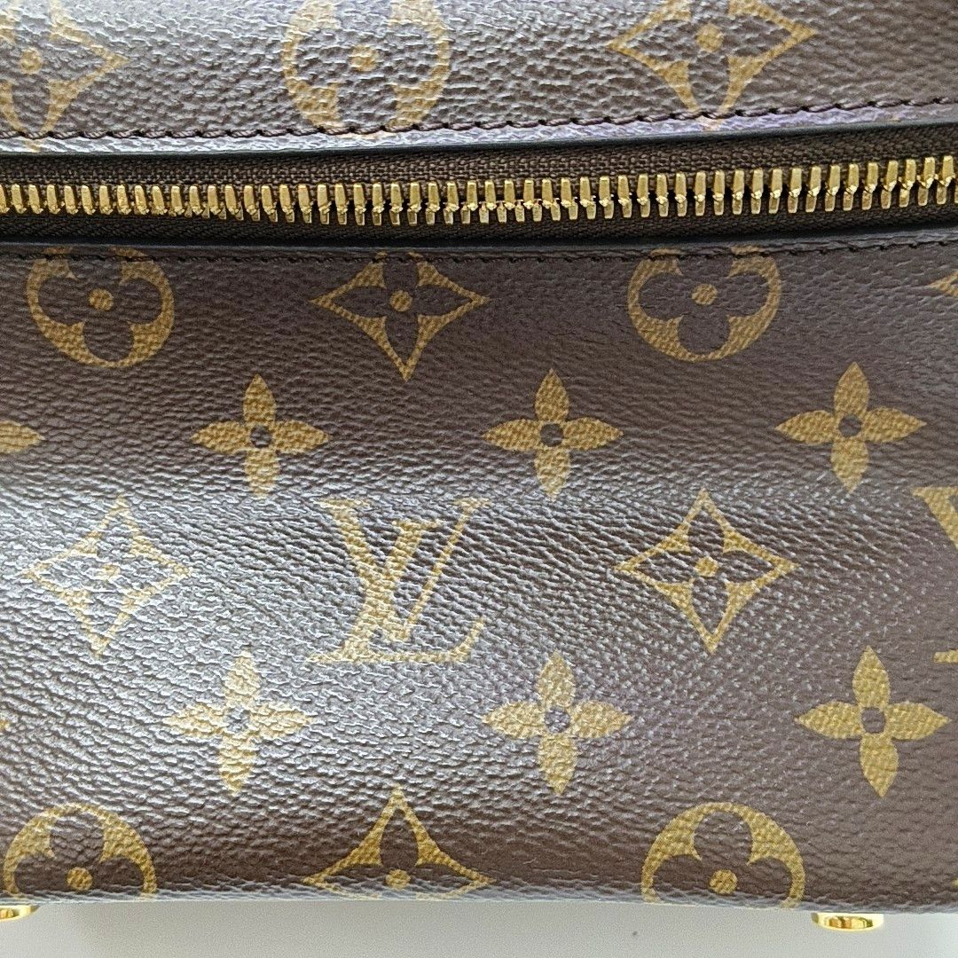 Louis Vuitton Louis Vuitton Monogram Vanity PM Handle Bag Size ONE SIZE - 9 Thumbnail