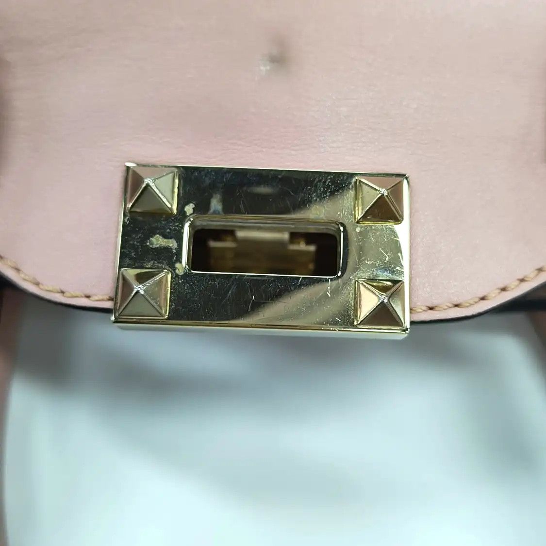 Valentino VALENTINO Rockstud light pinkcowhide leather stud shoulder bag handbag crossbody Size ONE SIZE - 10 Thumbnail