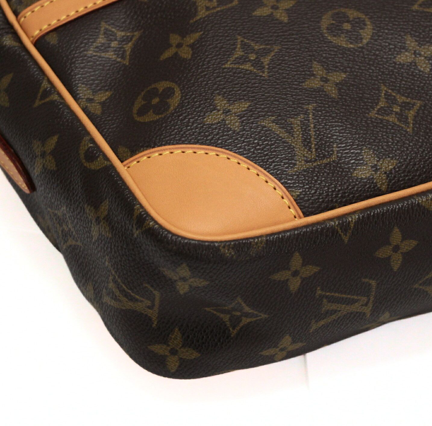 Louis Vuitton LOUIS VUITTON Trocadero 27 Monogram Bag Brown Size ONE SIZE - 3 Thumbnail