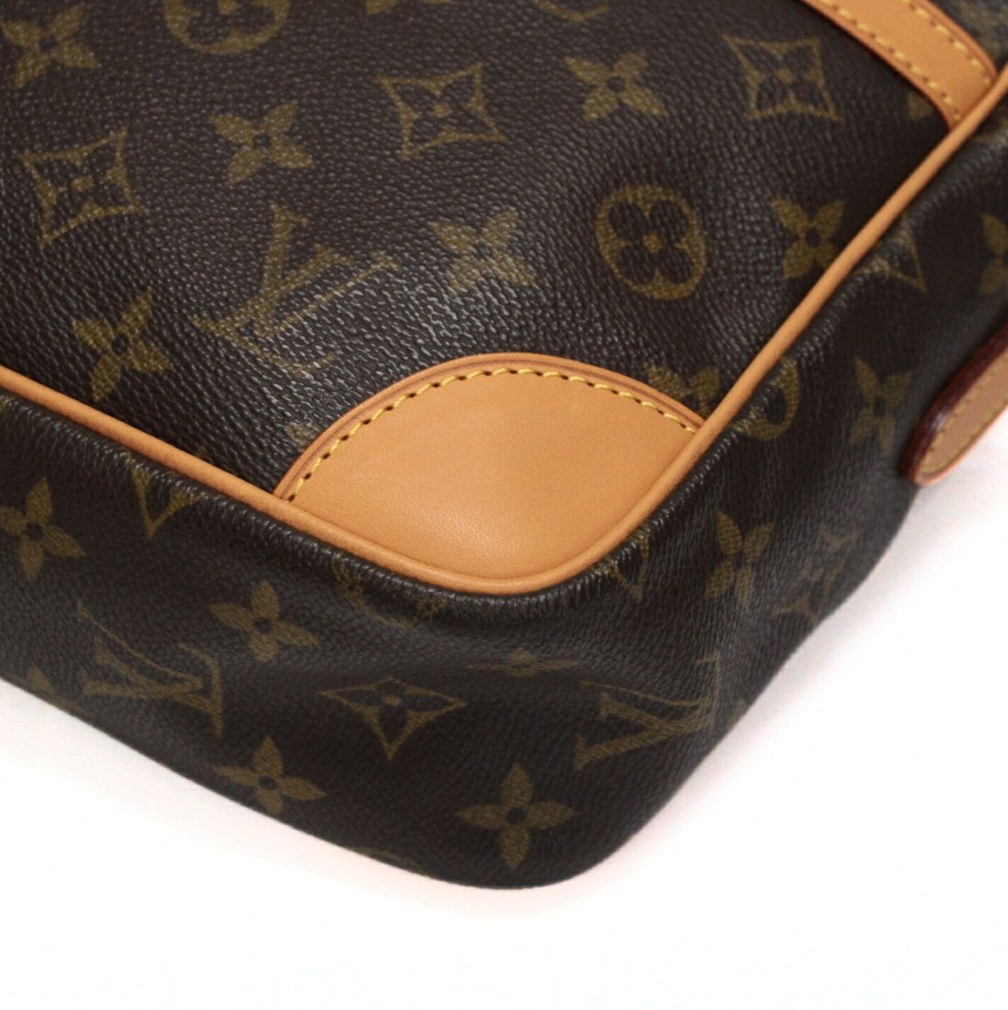Louis Vuitton LOUIS VUITTON Trocadero 27 Monogram Bag Brown Size ONE SIZE - 4 Thumbnail