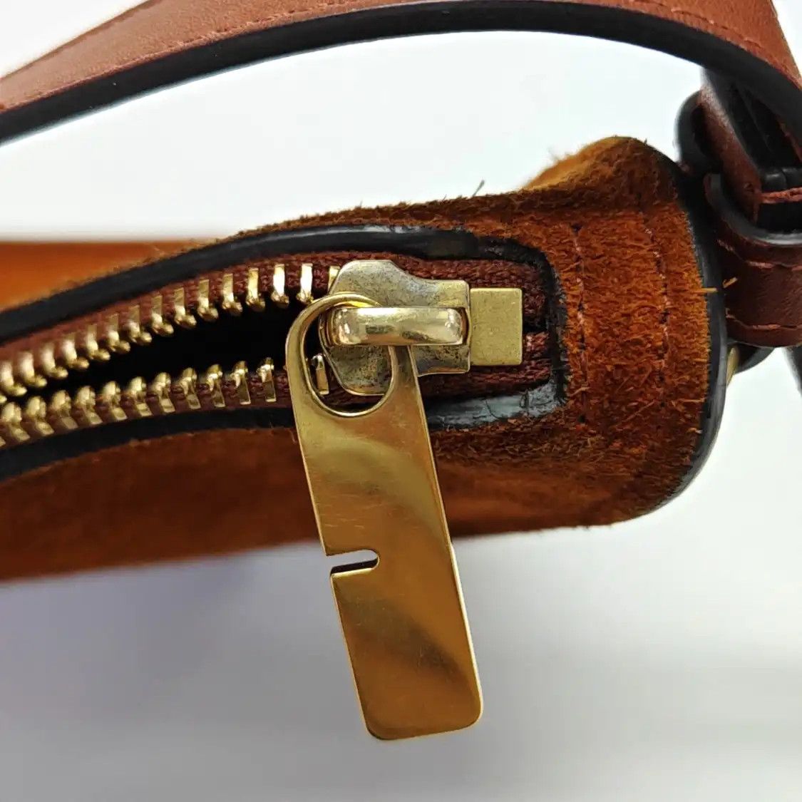 Burberry BURBERRY Shield Small brown suede shoulder bag handbag gold hardware Size ONE SIZE - 13 Thumbnail