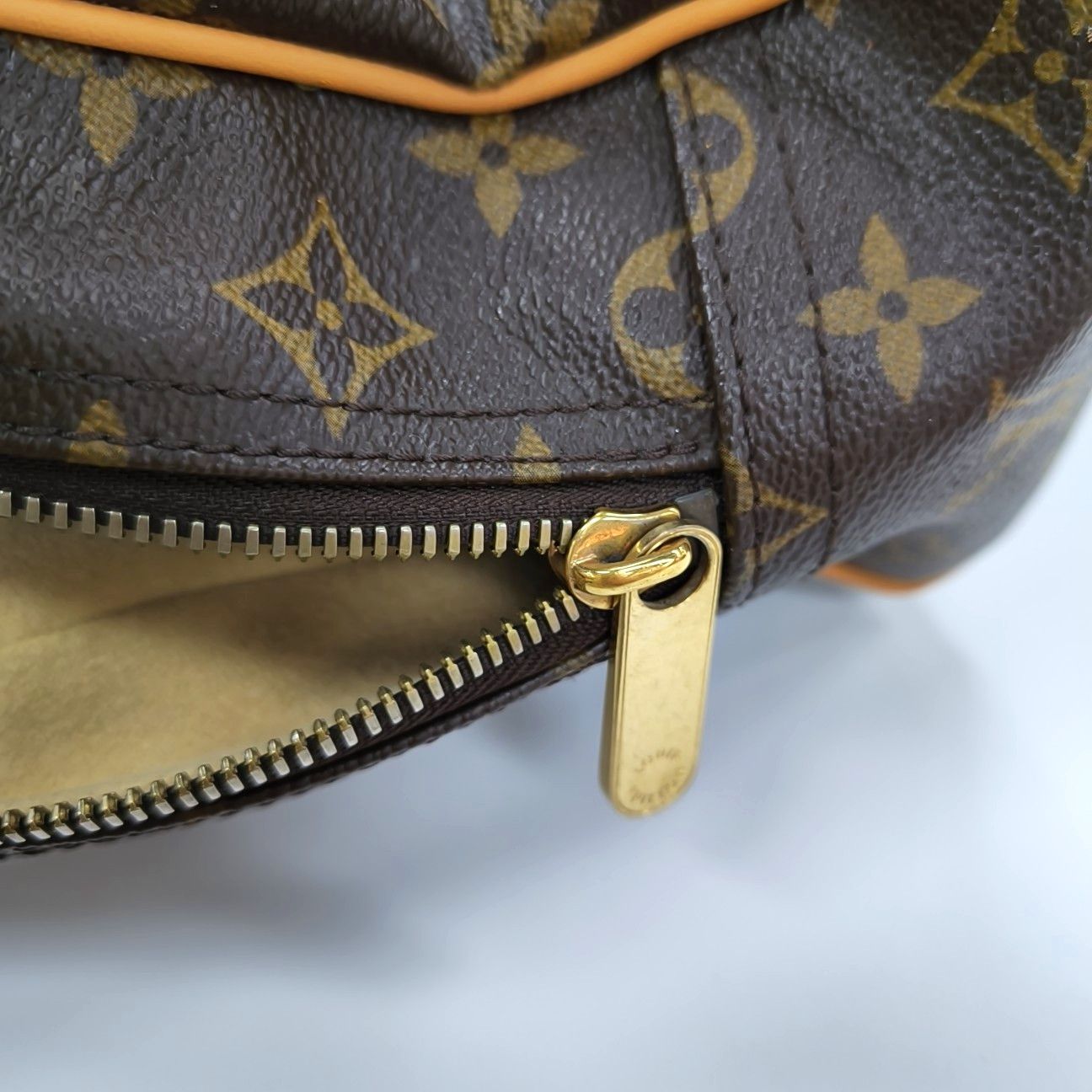 Louis Vuitton Louis Vuitton Manhattan Monogram Coated Canvas Bag Size ONE SIZE - 16 Thumbnail