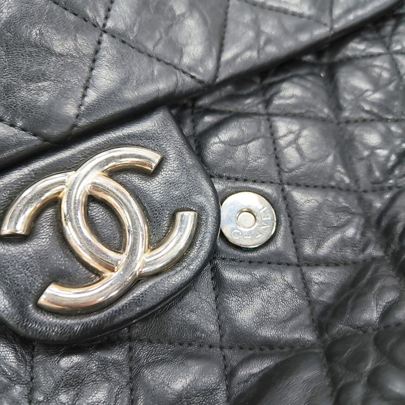 Chanel CHANEL Quilted Lambskin Maxi Shoulder Bag Black Size ONE SIZE - 8 Thumbnail