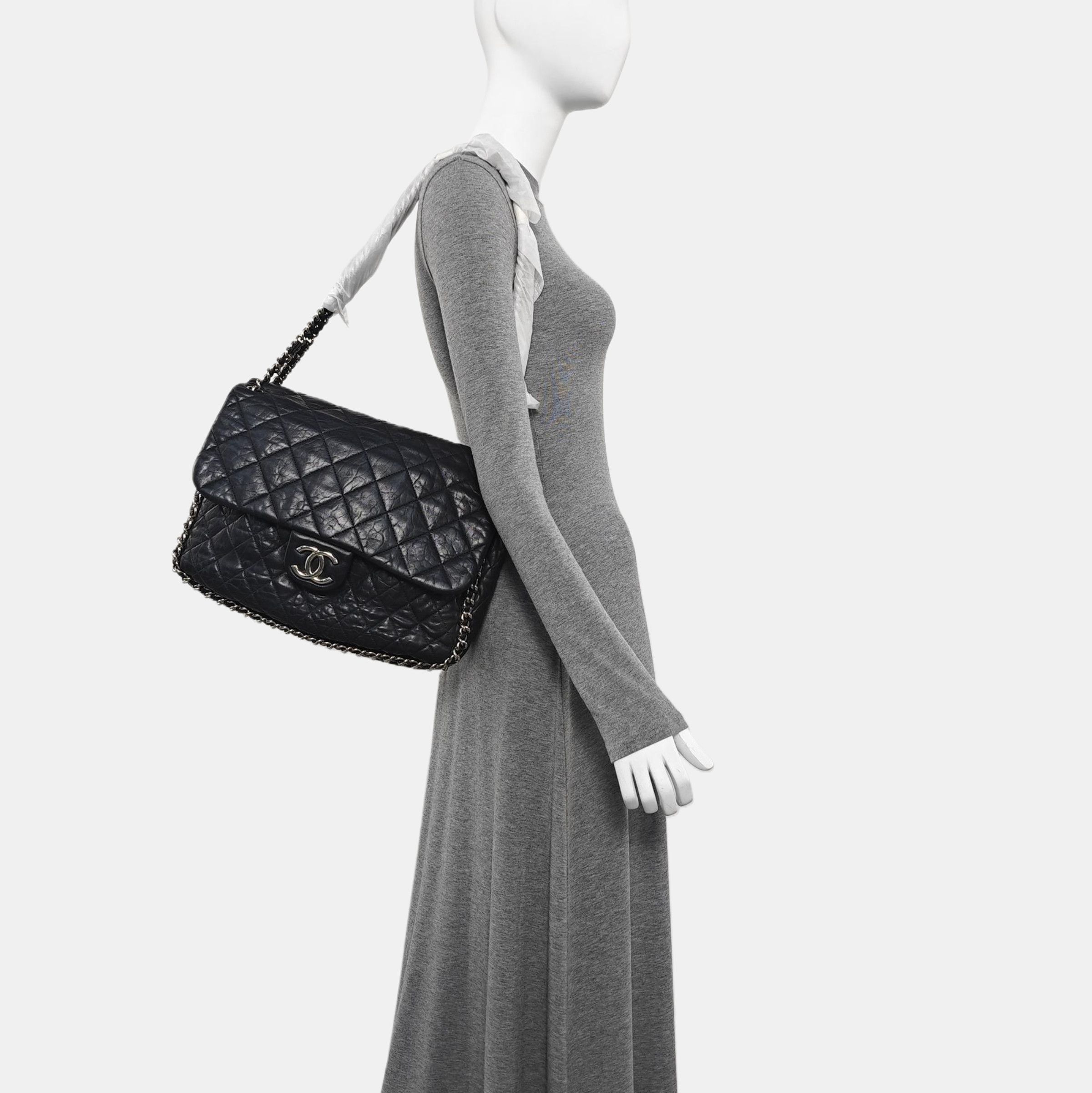 Chanel CHANEL Quilted Lambskin Maxi Shoulder Bag Black Size ONE SIZE - 2 Thumbnail