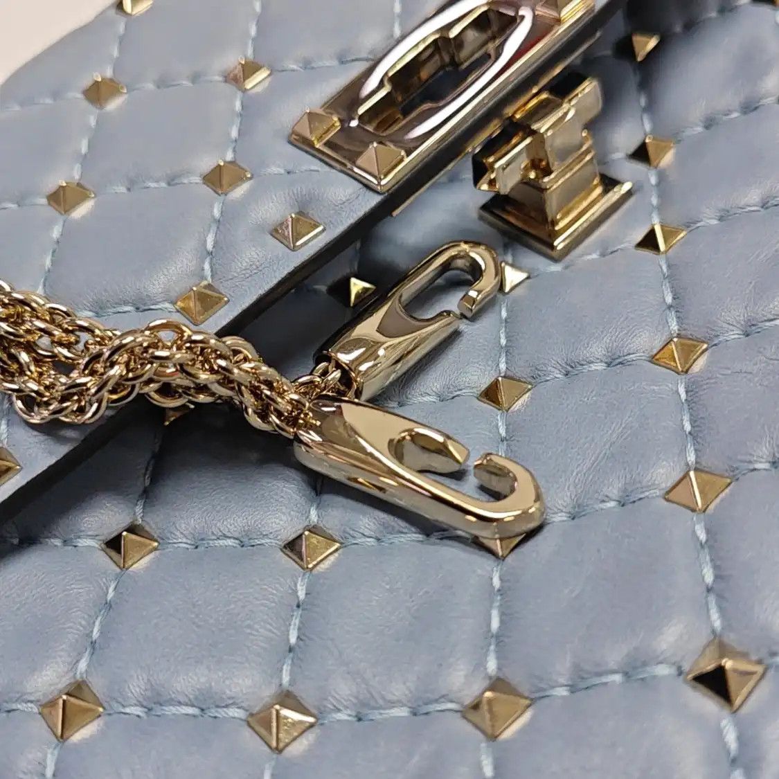 Valentino VALENTINO Spike Up light bluesheepskin stud quilted shoulder bag handbag crossbo Size ONE SIZE - 17 Thumbnail