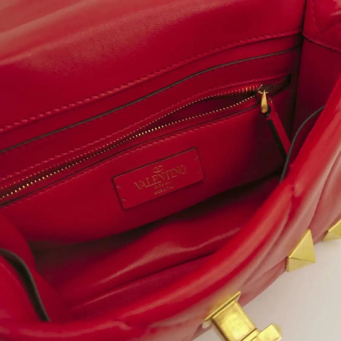 Valentino VALENTINO Roman Stud Medium red sheepskin stud quilted shoulder bag detachable s Size ONE SIZE - 7 Thumbnail