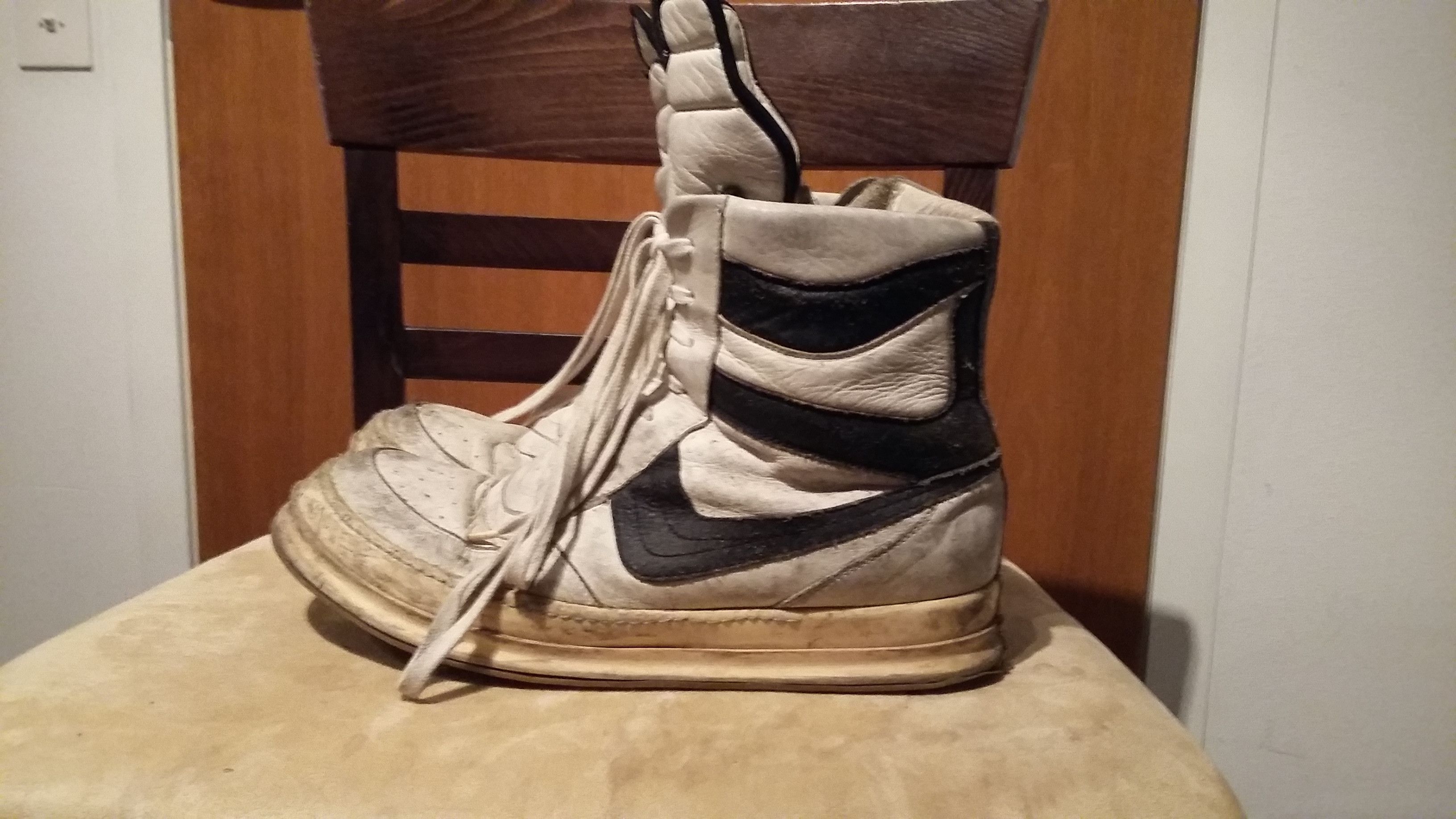 OG Swoosh dunks