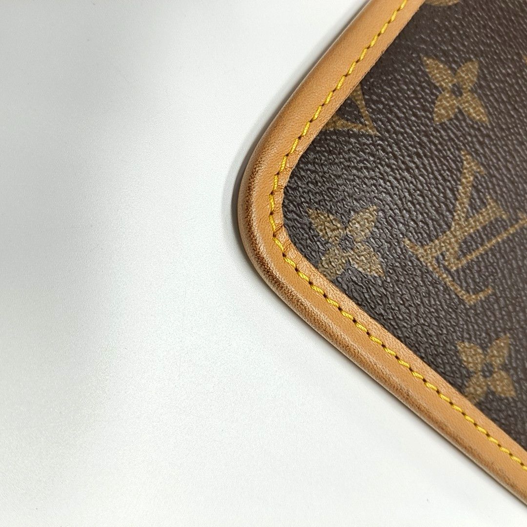 Louis Vuitton Louis Vuitton Carryall MM Monogram Shoulder Bag Size ONE SIZE - 16 Thumbnail