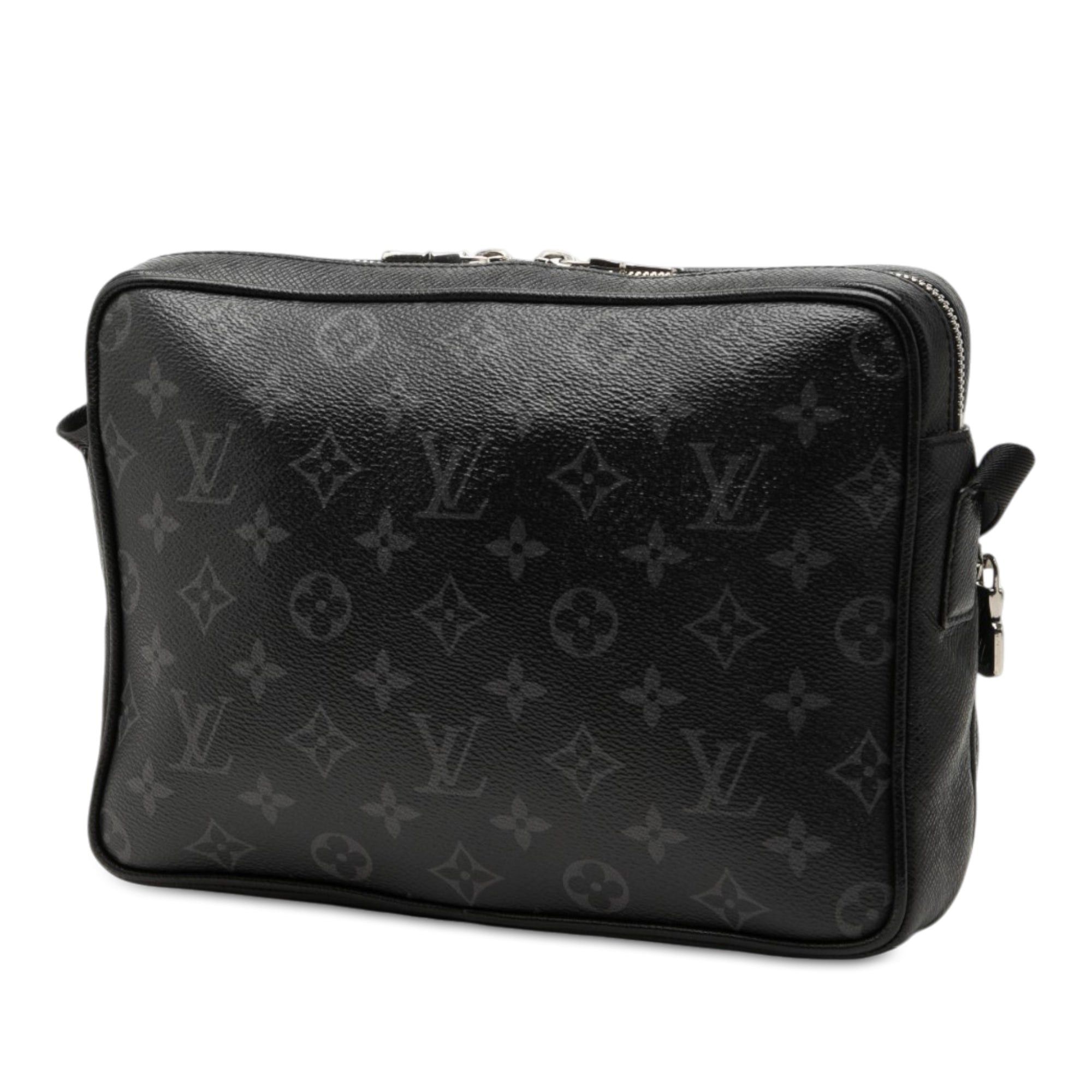Louis Vuitton Taigarama Outdoor Messenger Size ONE SIZE - 2 Thumbnail