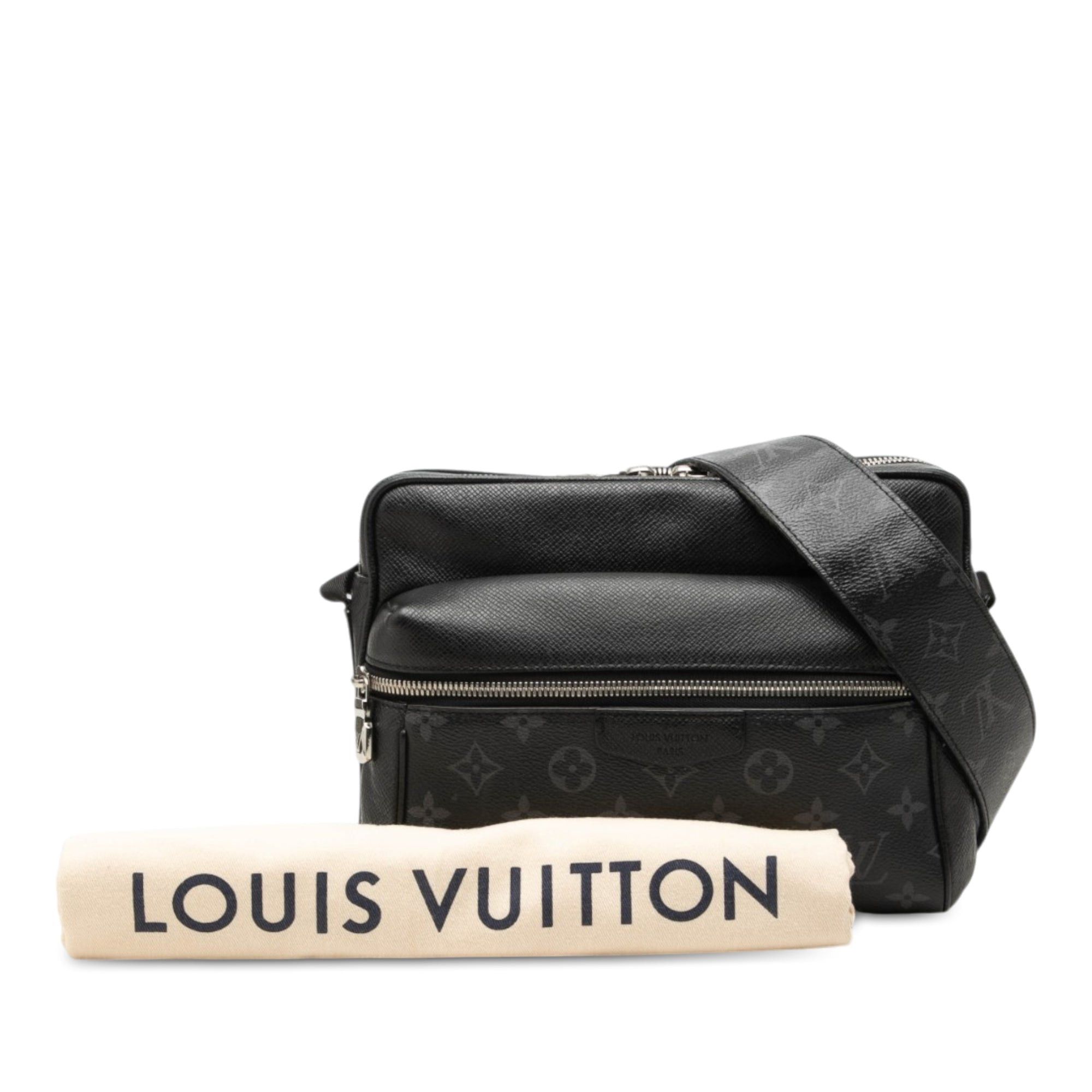 Louis Vuitton Taigarama Outdoor Messenger Size ONE SIZE - 7 Thumbnail