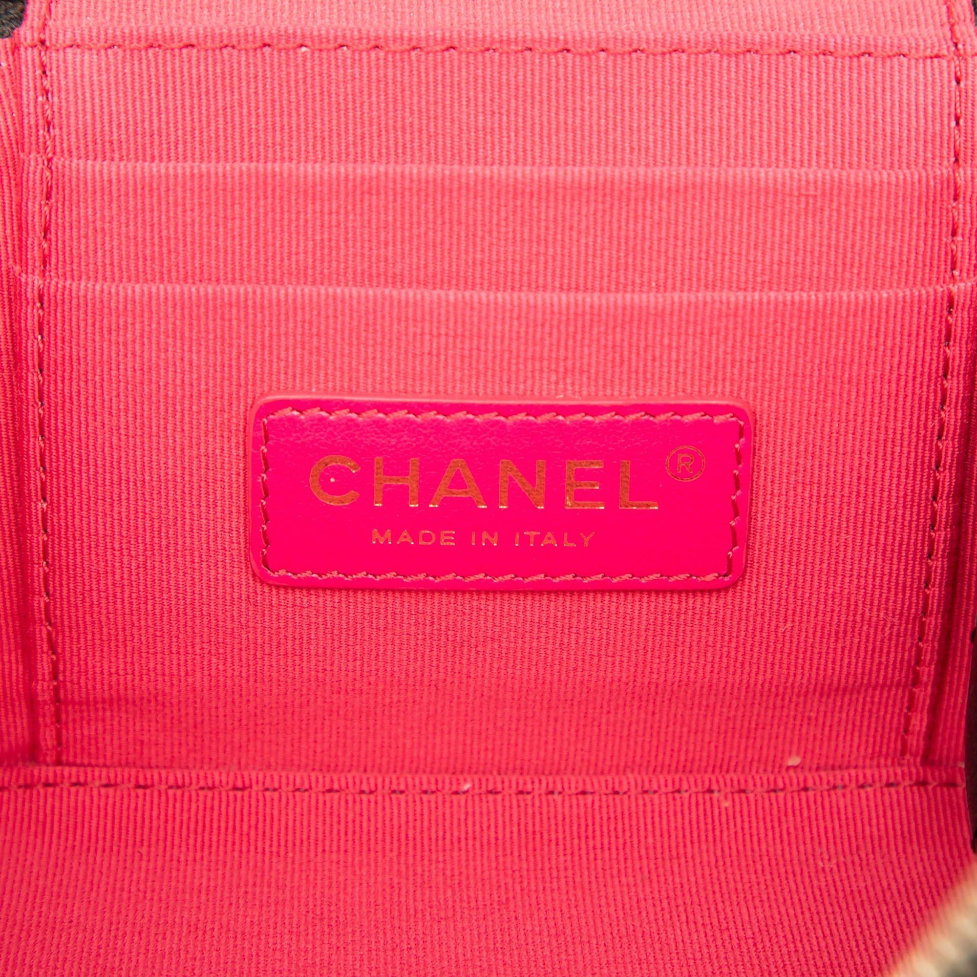 Chanel Quilted Calfskin Chain Bar Vanity Case with Chain Size ONE SIZE - 5 Thumbnail