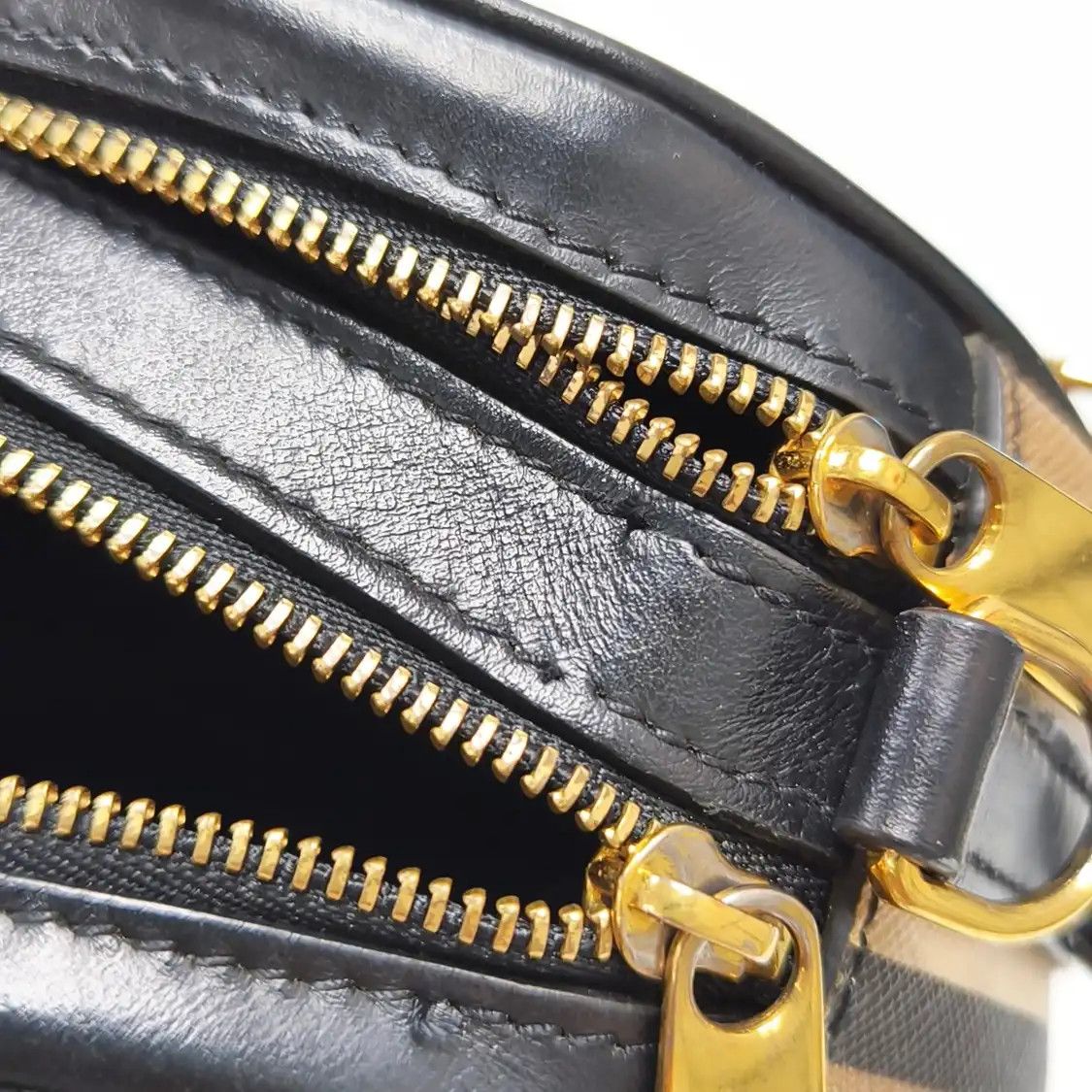 Burberry BURBERRY Louise brown coated canvas shoulder bag crossbody bag gold hardware det Size ONE SIZE - 13 Thumbnail