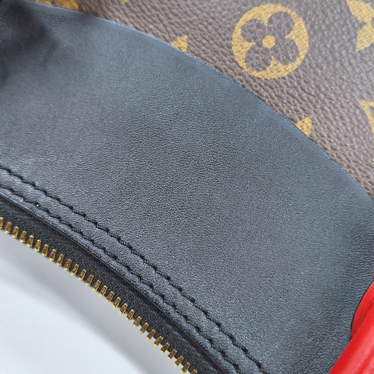 Louis Vuitton Louis Vuitton Tuileries Monogram Canvas Handbag One Size Size ONE SIZE - 9 Thumbnail