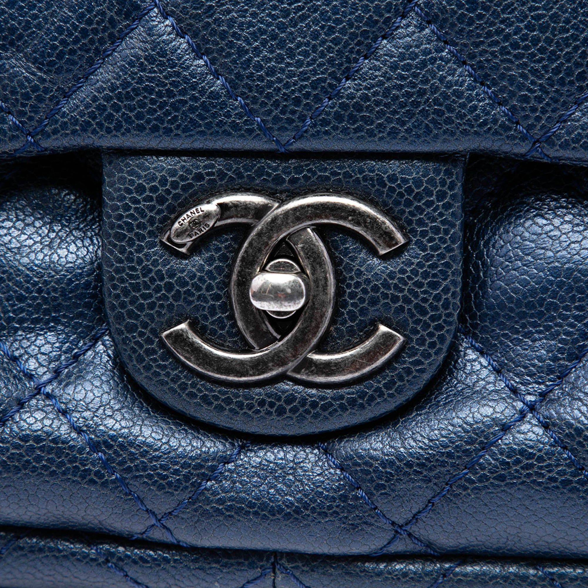 Chanel Jumbo Quilted Iridescent Caviar Easy Flap Size ONE SIZE - 5 Thumbnail