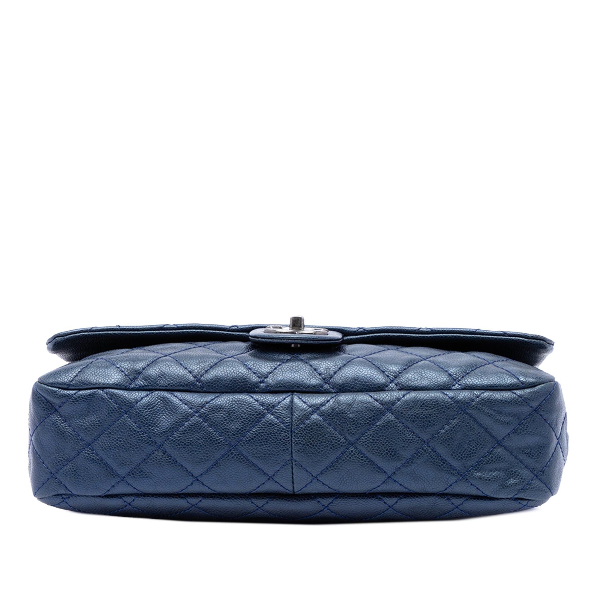 Chanel Jumbo Quilted Iridescent Caviar Easy Flap Size ONE SIZE - 3 Thumbnail