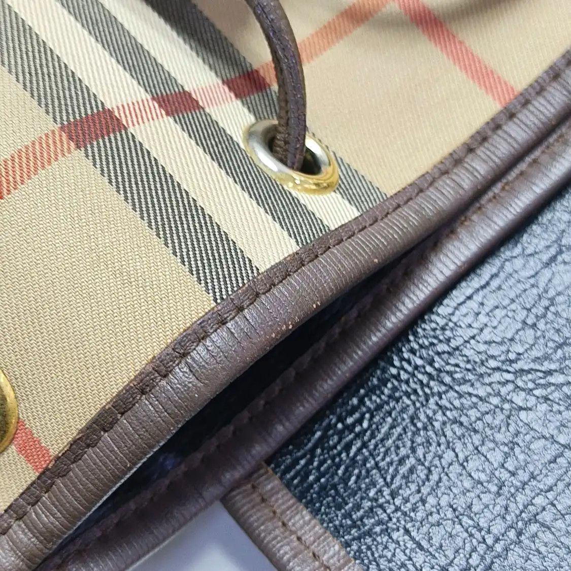 Burberry BURBERRY khaki canvas war horse plaid embossed backpack gold hardware Size ONE SIZE - 18 Thumbnail