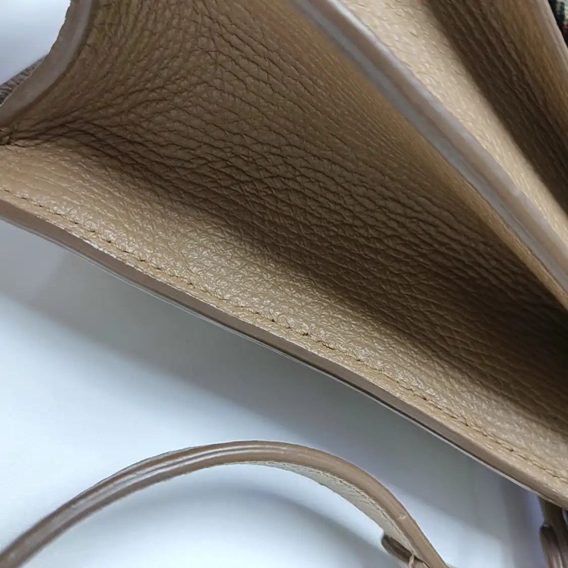 Burberry BURBERRY Macken khaki cowhide leather crossbody bag gold hardware detachable str Size ONE SIZE - 11 Thumbnail