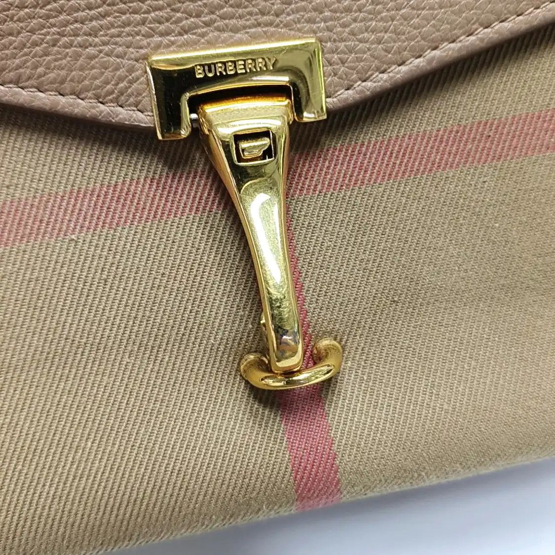 Burberry BURBERRY Macken khaki cowhide leather crossbody bag gold hardware detachable str Size ONE SIZE - 9 Thumbnail