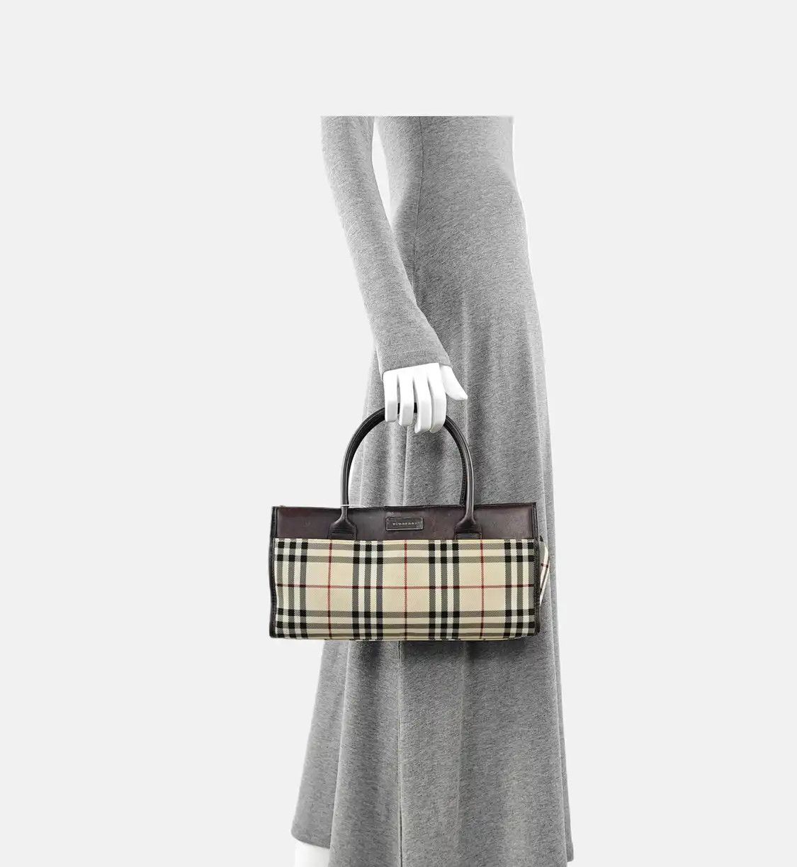 Burberry BURBERRY tote bag beige canvas handbag silver hardware Size ONE SIZE - 2 Thumbnail
