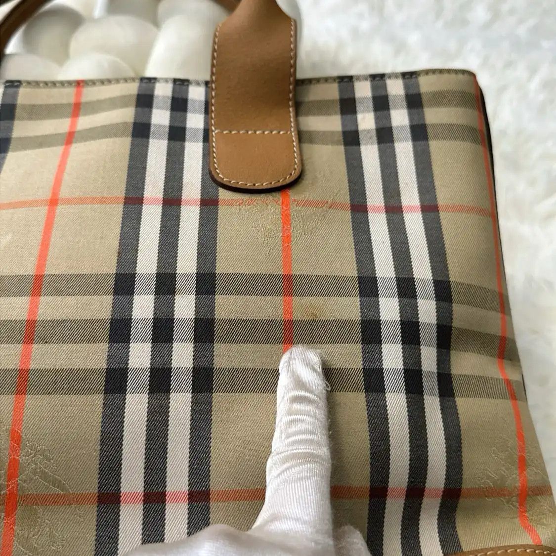 Burberry BURBERRY Nova Check khaki coated canvas war horse plaid handbag gold hardware Size ONE SIZE - 16 Thumbnail