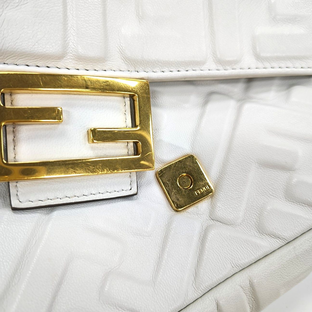 Fendi Fendi Baguette Embossed Leather Shoulder Bag Size ONE SIZE - 10 Thumbnail