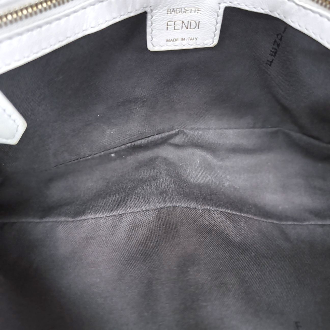 Fendi Fendi Baguette Embossed Leather Shoulder Bag Size ONE SIZE - 16 Thumbnail