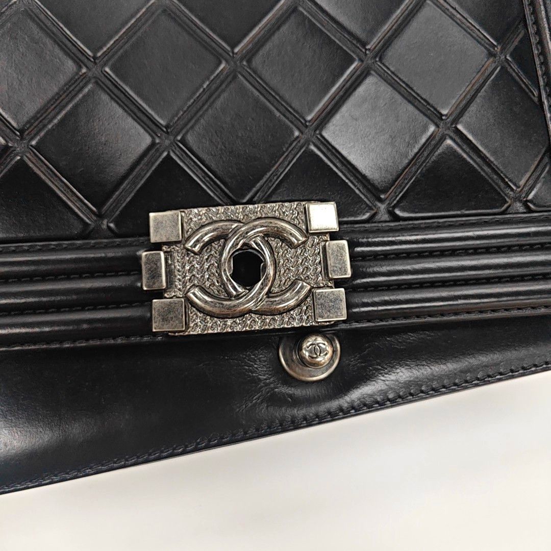 Chanel Chanel Boy Chanel Quilted Leather Shoulder Bag Size ONE SIZE - 12 Thumbnail