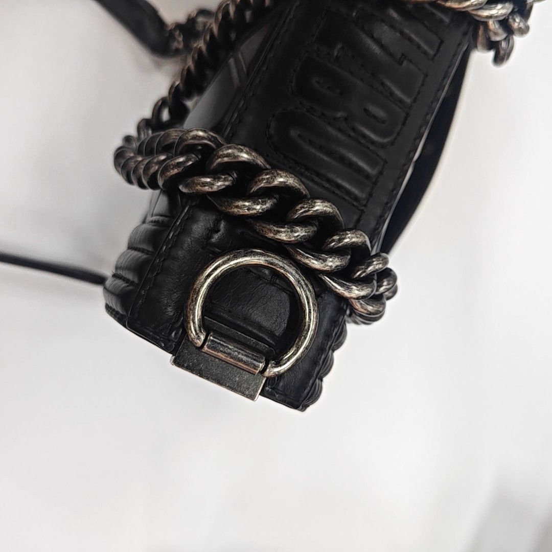 Chanel Chanel Boy Chanel Quilted Leather Shoulder Bag Size ONE SIZE - 19 Thumbnail