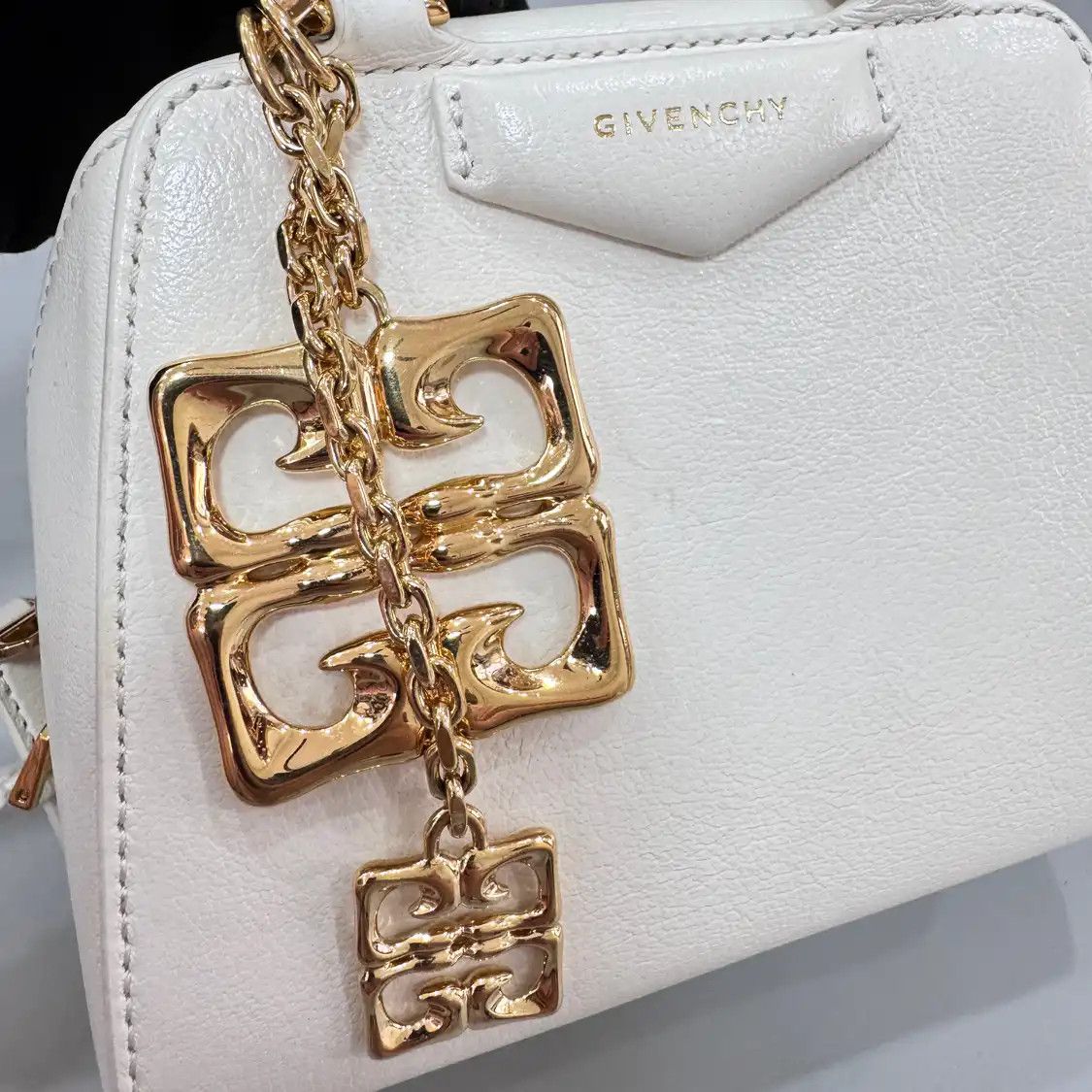 Givenchy GIVENCHY Antigona micro white cowhide leather handbag Size ONE SIZE - 7 Thumbnail