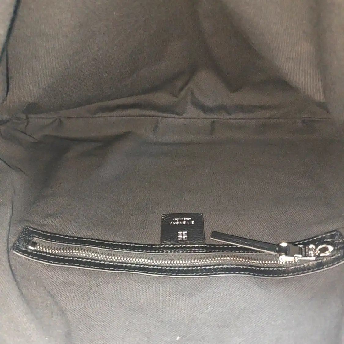 Givenchy GIVENCHY Voyou Medium black leather shoulder bag handbag gold silver hardware de Size ONE SIZE - 7 Thumbnail