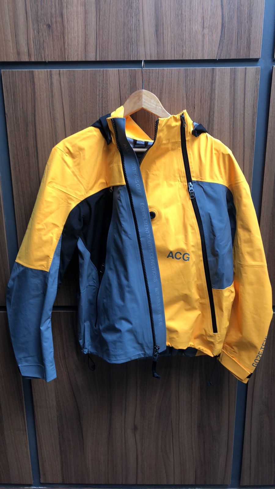 Nike deploy jacket hotsell