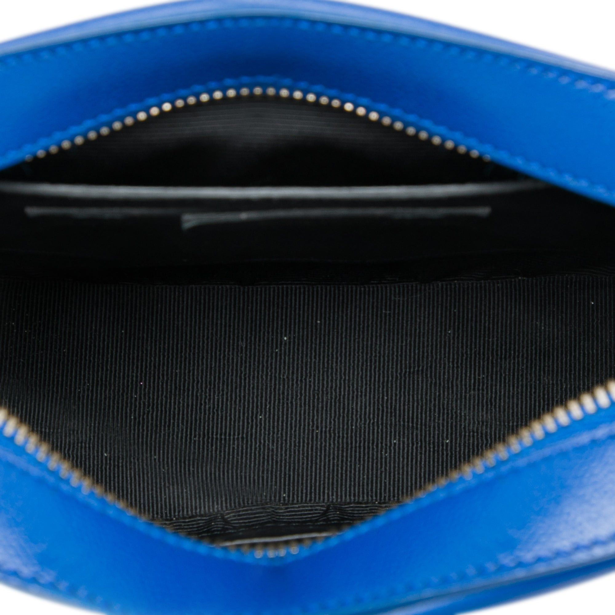 Saint Laurent Paris Grain De Poudre Classic Monogram Camera Bag Size ONE SIZE - 4 Thumbnail