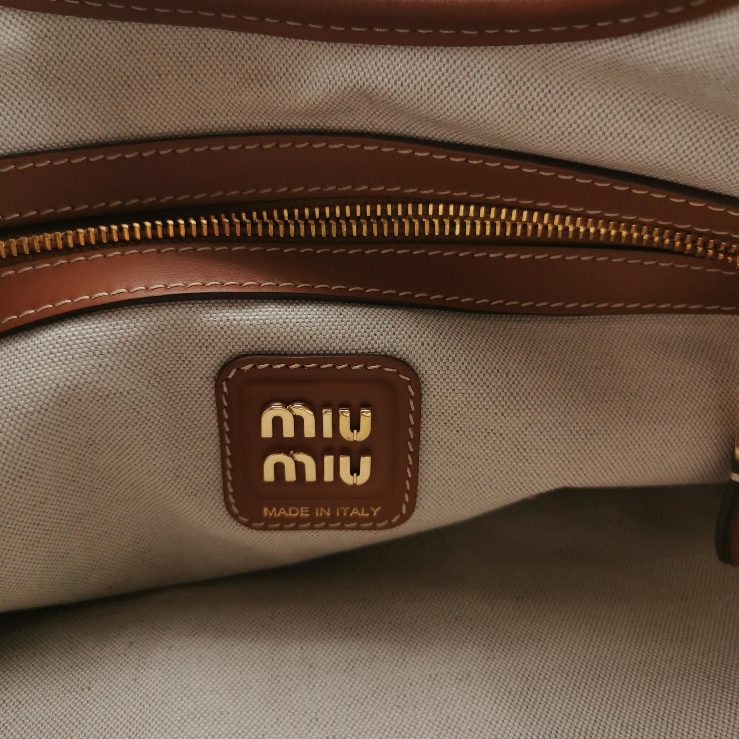 Miu Miu Miu Miu Leather Ivy Logo Shoulder Bag Size ONE SIZE - 8 Thumbnail
