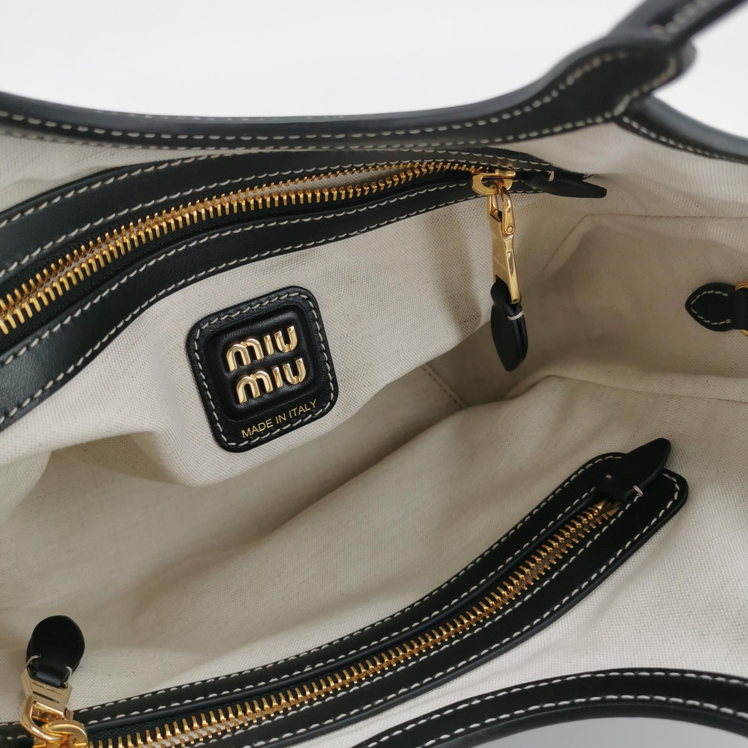 Miu Miu Miu Miu Ivy Black Leather Logo Handle Bag Size ONE SIZE - 6 Thumbnail
