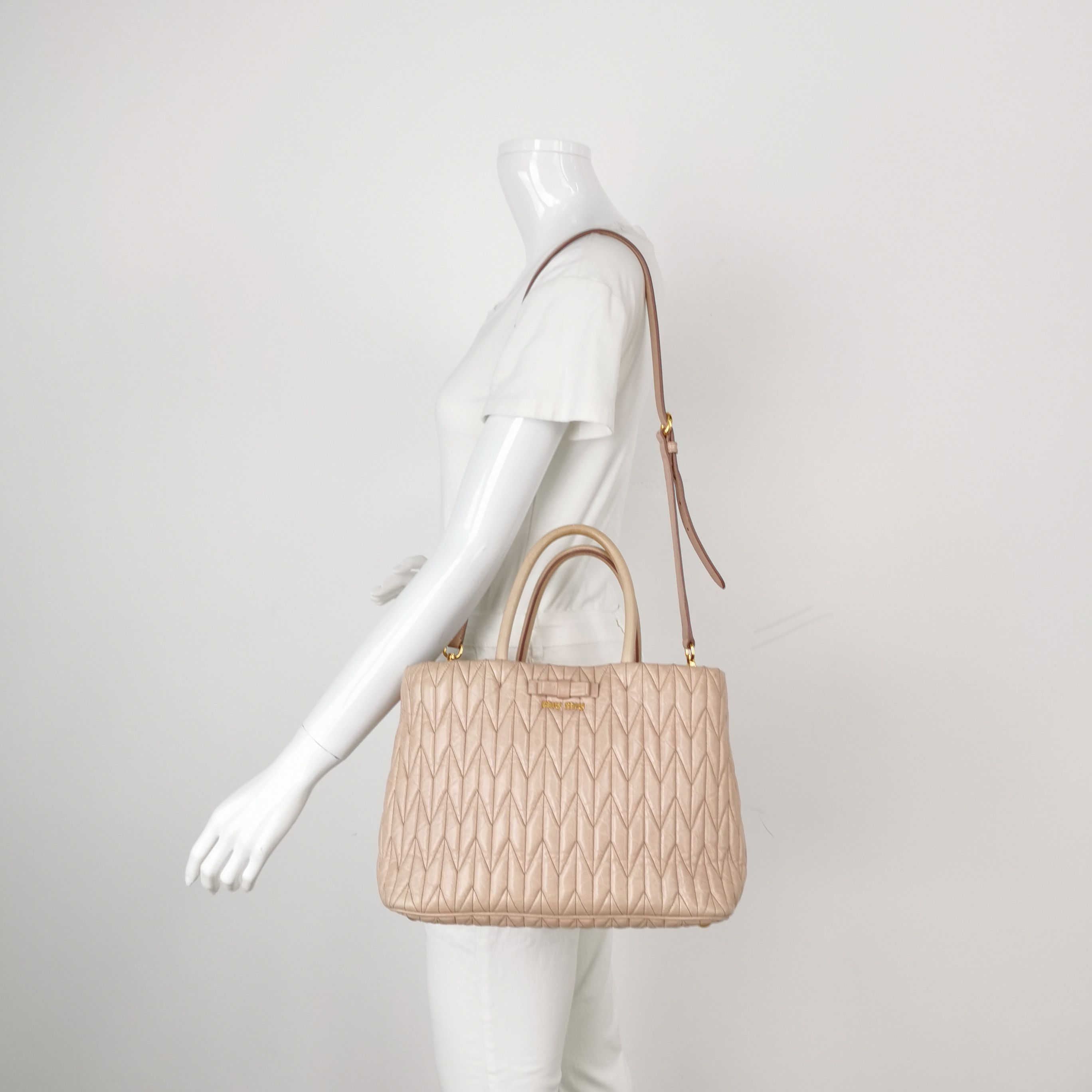 Miu Miu Miu Miu Quilted Leather Handle Bag Beige Size ONE SIZE - 2 Thumbnail