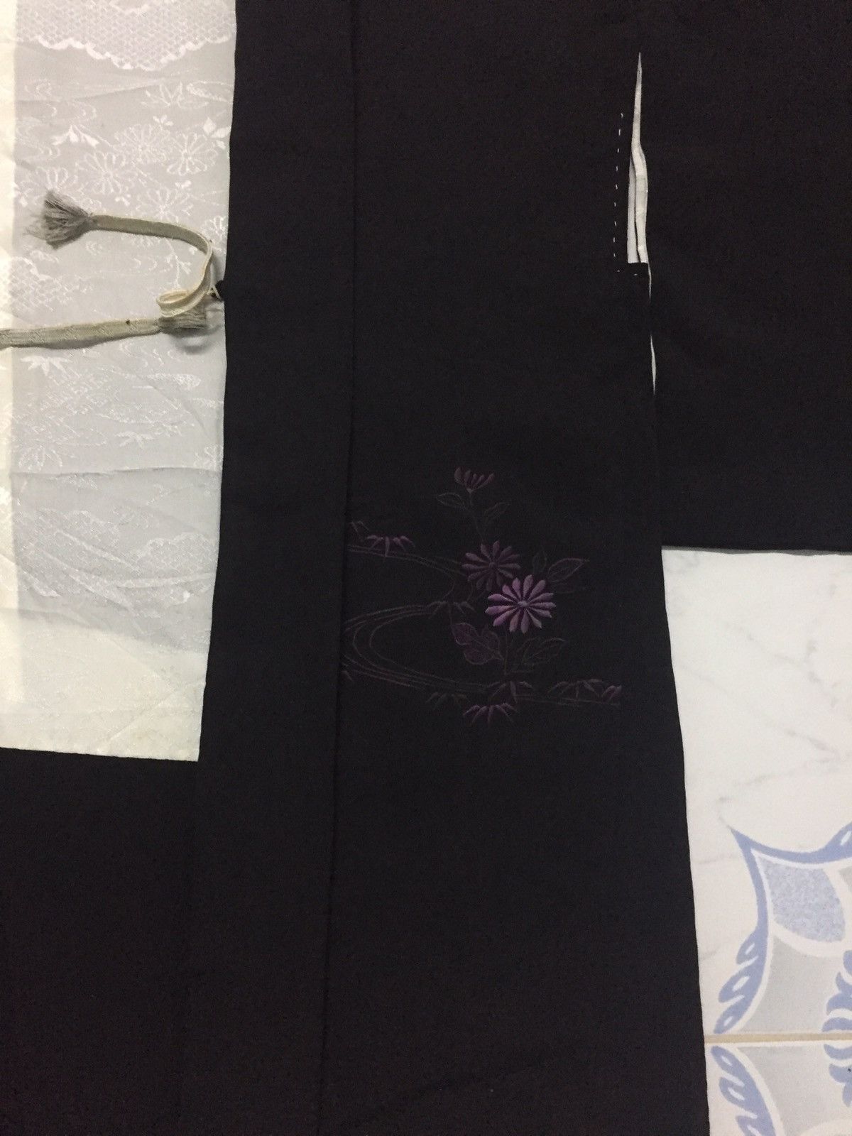 Japanese Brand Japanese Kimono with Beautiful Purple Flower Decoration🔥🔥 Size US L / EU 52-54 / 3 - 4 Thumbnail