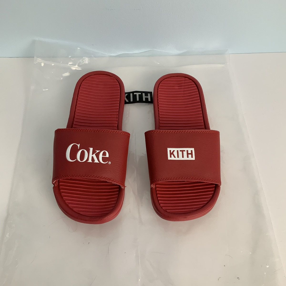 Kith Coca Cola Slides [27cm] 在庫あり Coca Cola × Kith Kith X Coca-Cola Slides - Red Sandals | Grailed
