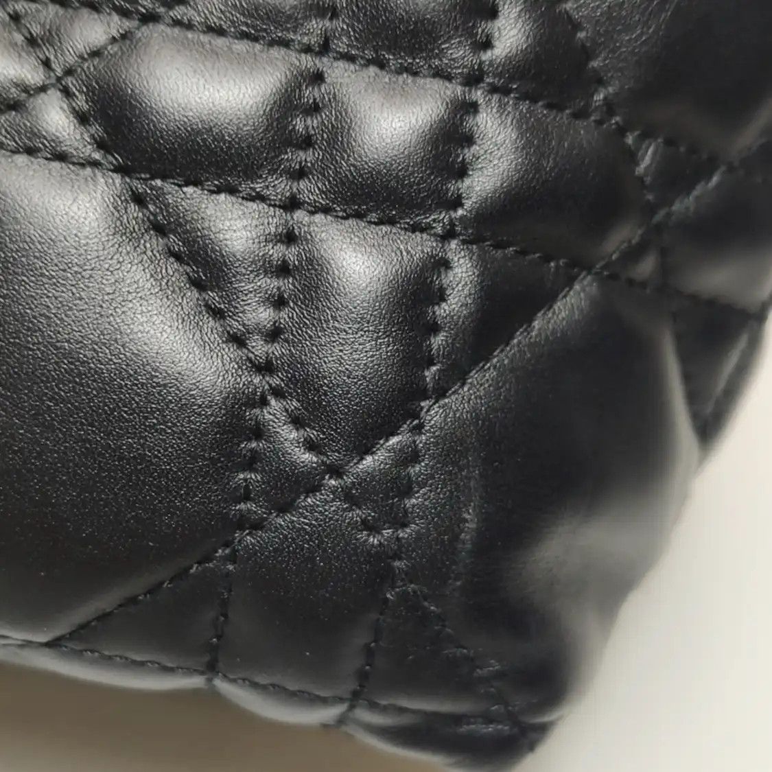 Dior DIOR Toujours Small black cowhide leather rattan plaid handbag Size ONE SIZE - 23 Thumbnail