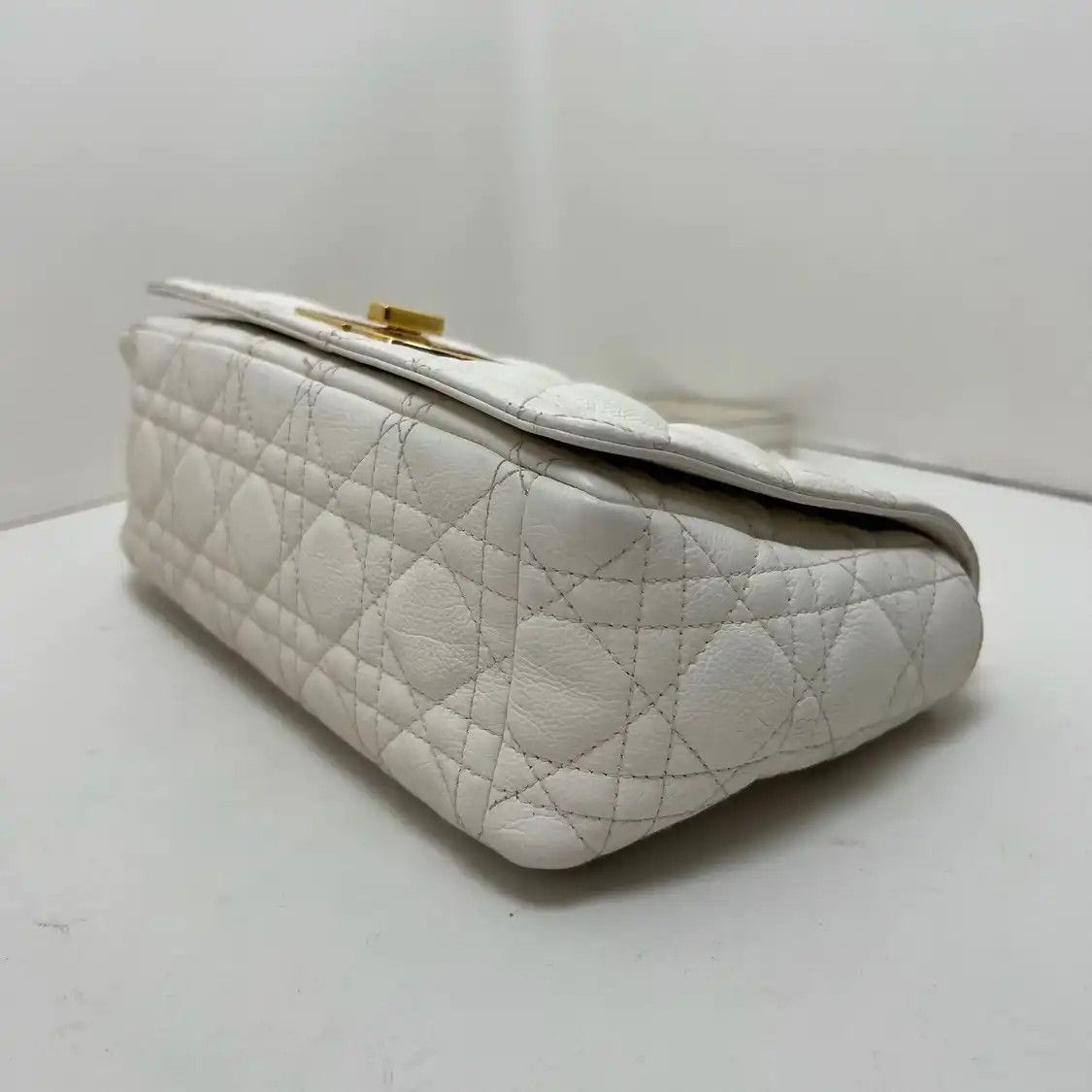 Dior DIOR Caro Medium white cowhide leather quilted flap bag chain bag shoulder Size ONE SIZE - 9 Thumbnail