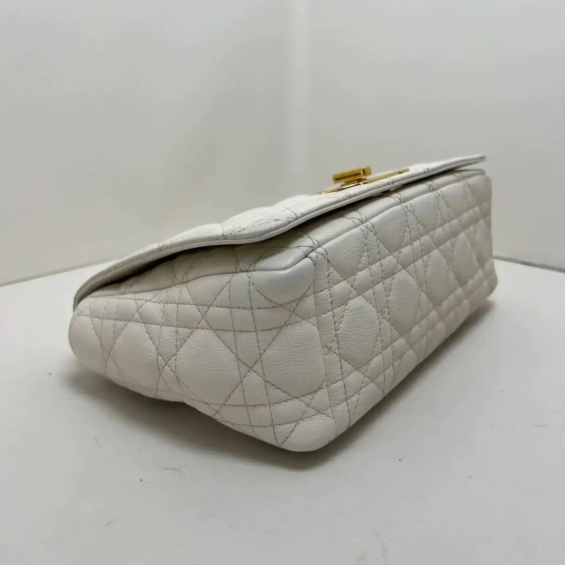 Dior DIOR Caro Medium white cowhide leather quilted flap bag chain bag shoulder Size ONE SIZE - 8 Thumbnail