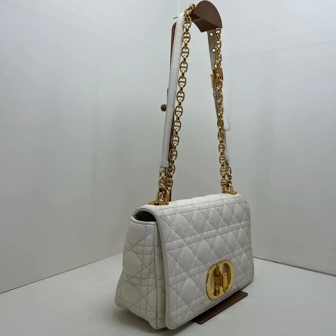 Dior DIOR Caro Medium white cowhide leather quilted flap bag chain bag shoulder Size ONE SIZE - 2 Thumbnail