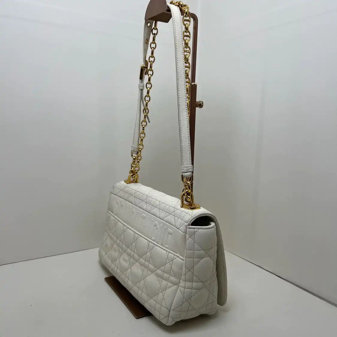Dior DIOR Caro Medium white cowhide leather quilted flap bag chain bag shoulder Size ONE SIZE - 7 Thumbnail