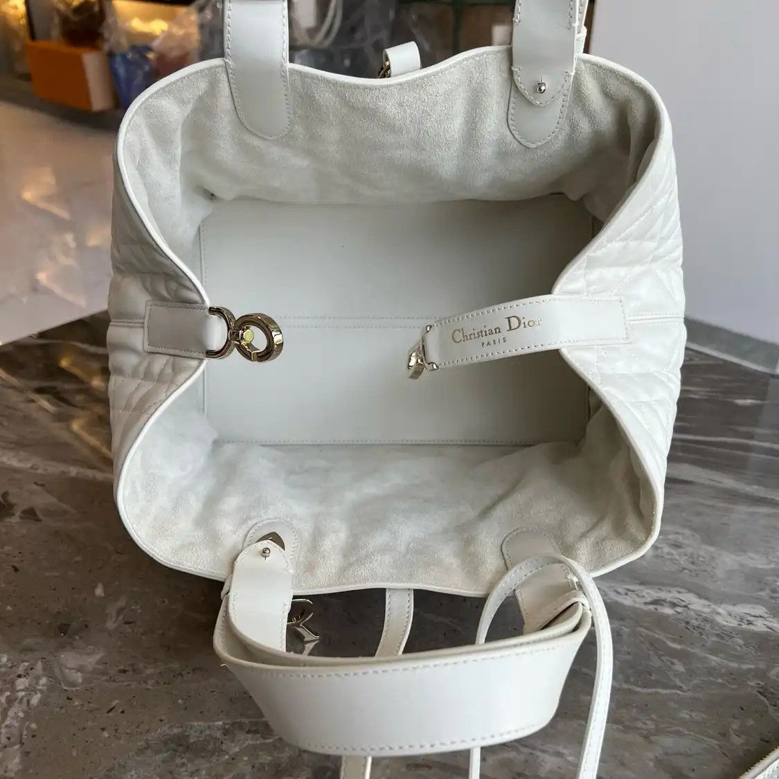 Dior DIOR Toujours Medium white cowhide leather rattan plaid quilted handbag Size ONE SIZE - 3 Thumbnail