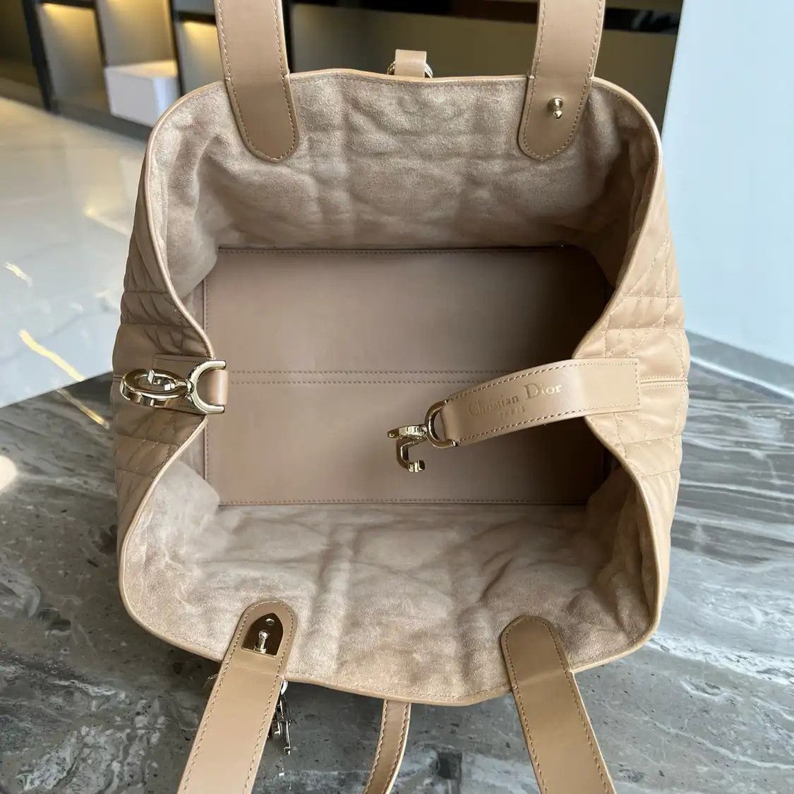 Dior DIOR Toujours Medium gold cowhide leather rattan plaid quilted handbag Size ONE SIZE - 6 Thumbnail