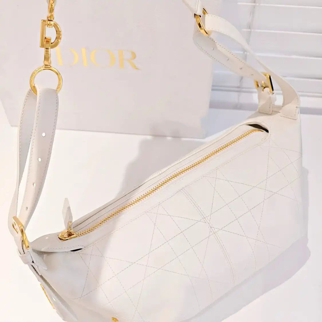 Dior DIOR D-Journey Small white cowhide leather rattan plaid quilted shoulder bag Size ONE SIZE - 7 Thumbnail